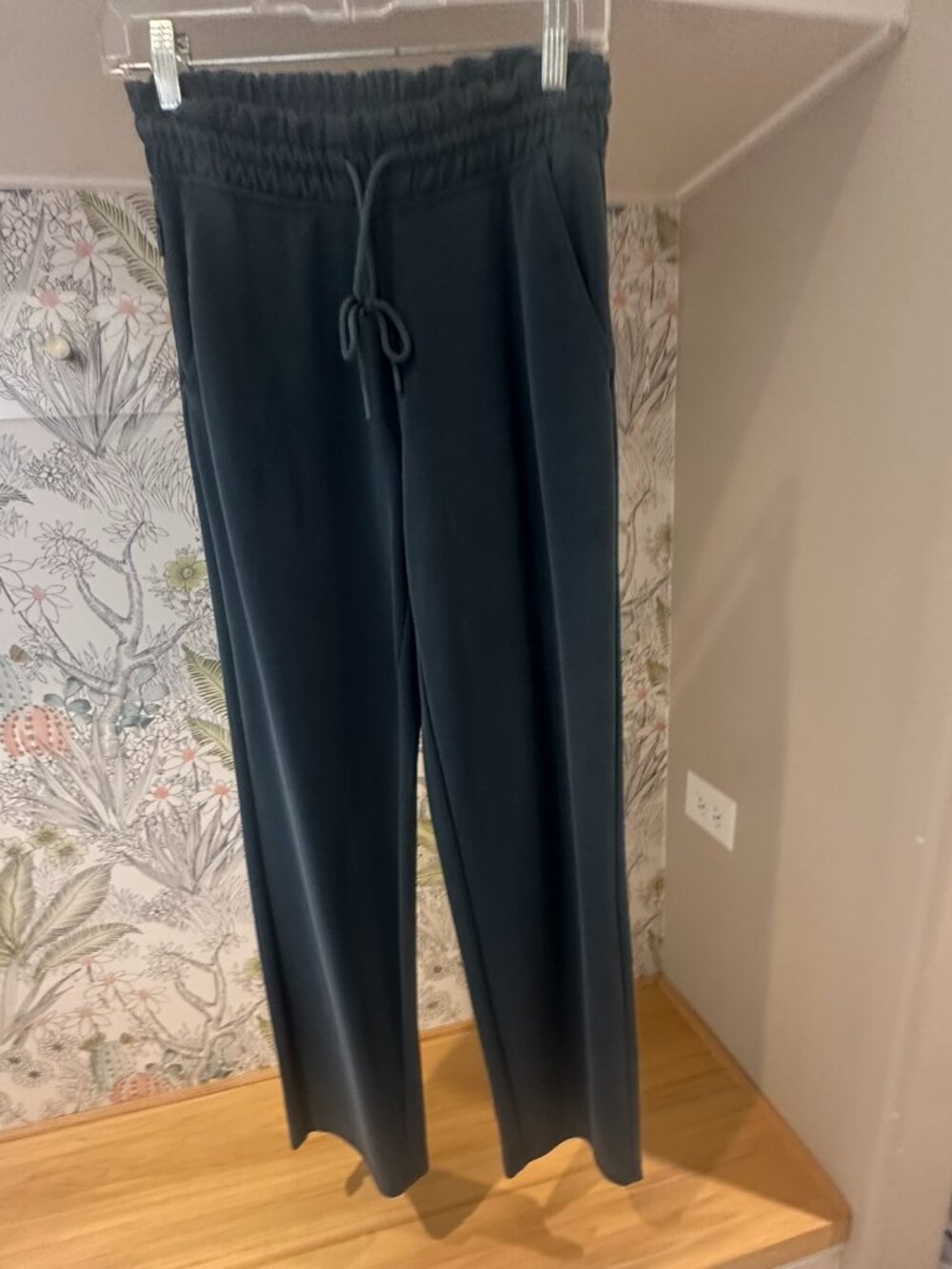 Athleta Seasoft Mid Rise Straight Pant Cypress XS